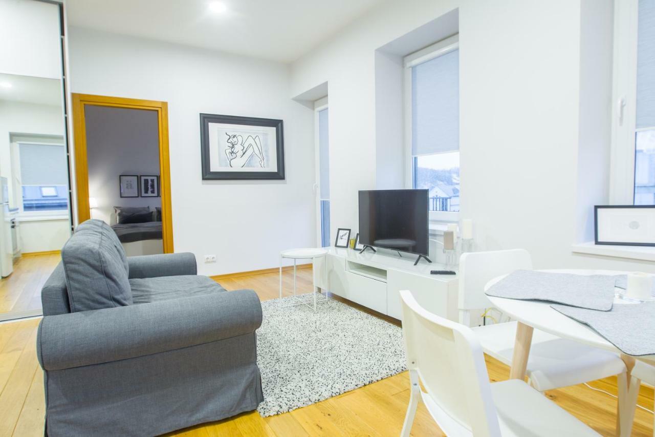Bright 1Bd Apartment In Old Town By Hostlovers Kaunas Kültér fotó