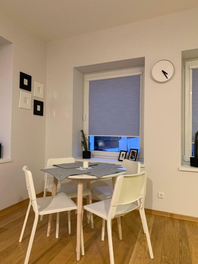 Bright 1Bd Apartment In Old Town By Hostlovers Kaunas Kültér fotó